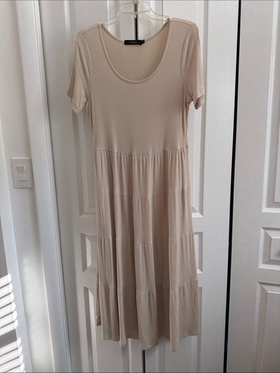 Zesica Dresses & Skirts - Casual Tiered Scoop Neck Maxi Dress in Light Beige